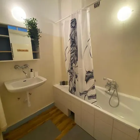 Lovely In Old Town Apartment *